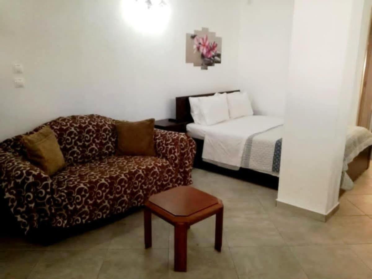 Maria'S Cozy Basement Studio ! Volos Exterior foto