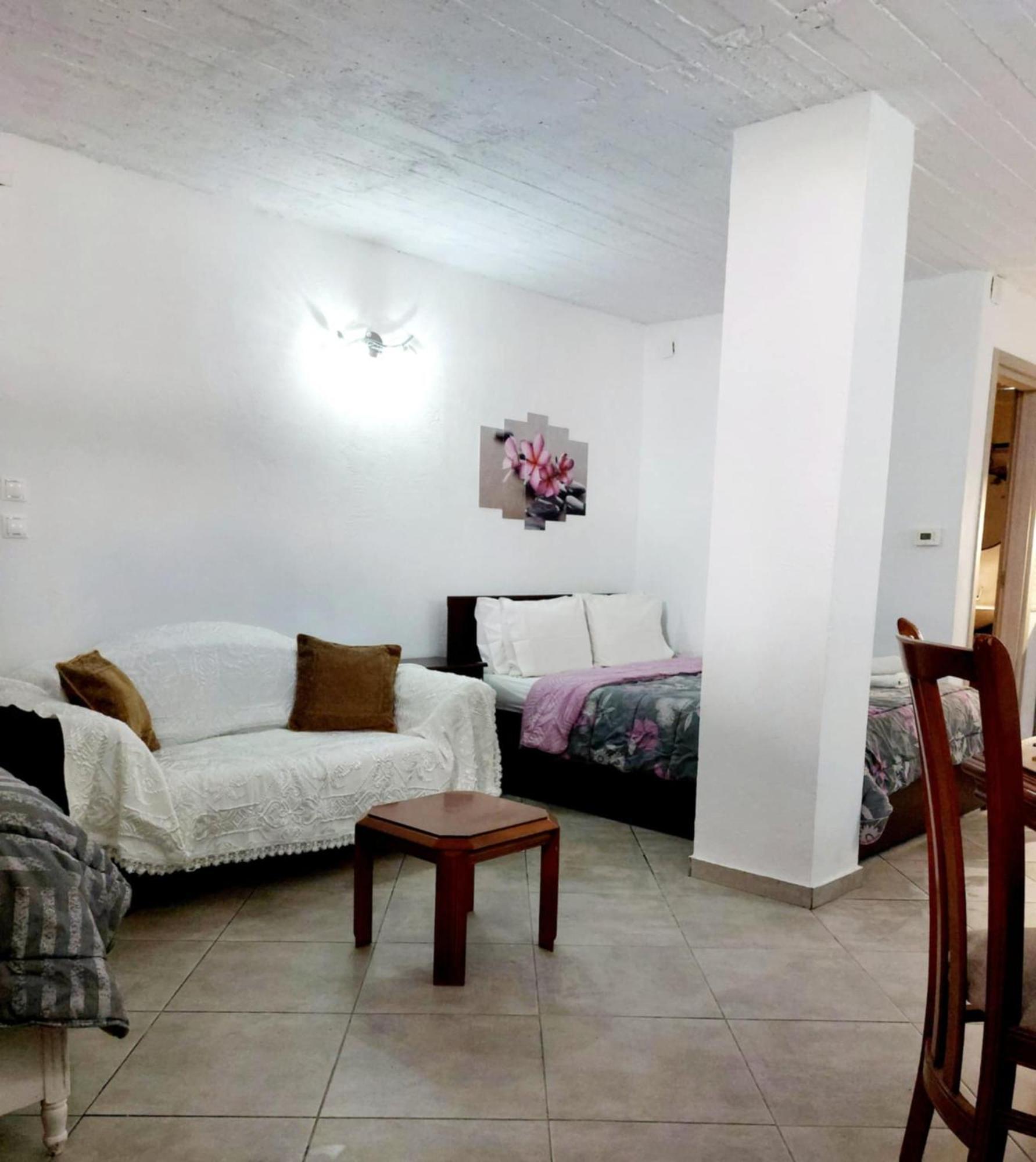 Maria'S Cozy Basement Studio ! Volos Exterior foto